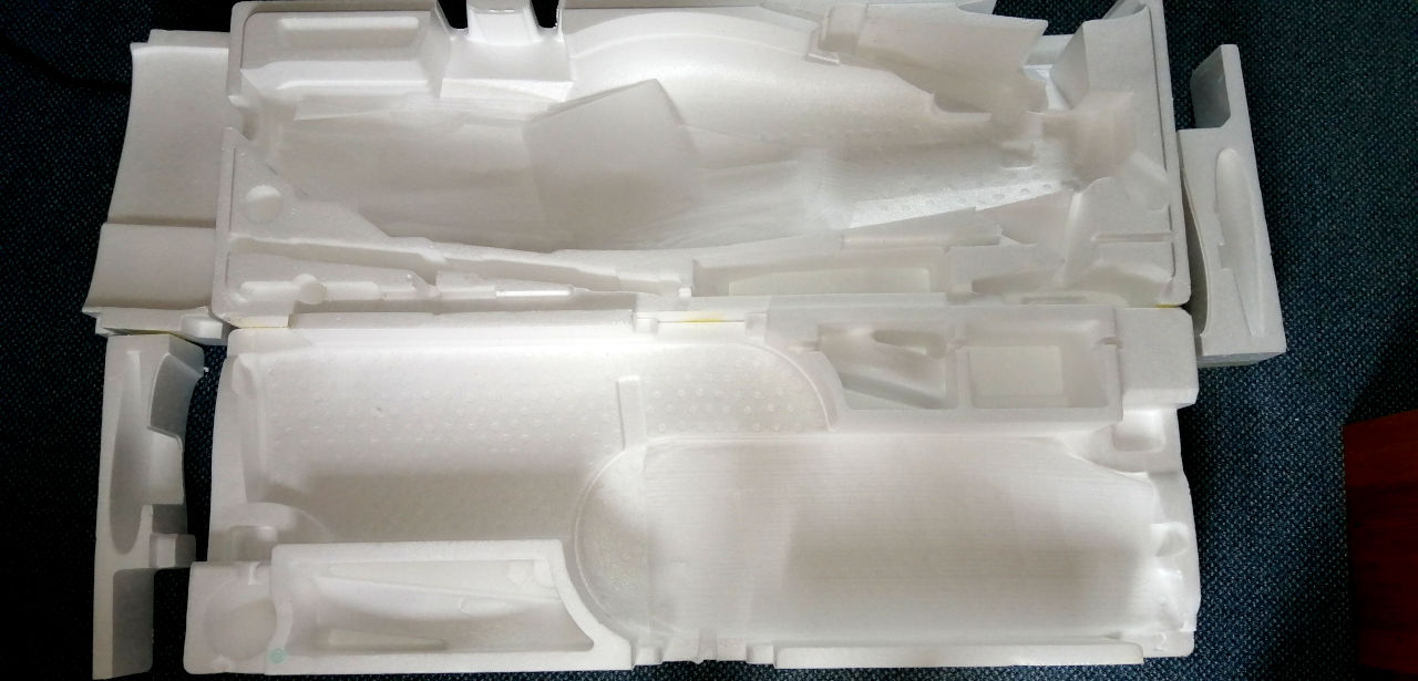 FMS Pitts V2 - leere Styroporverpackung